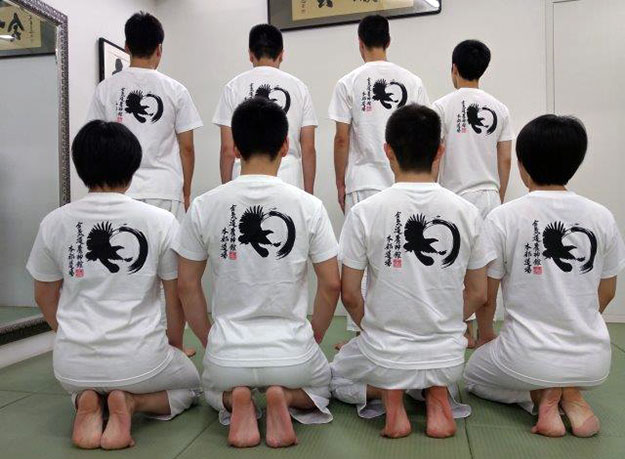 マーク入りTシャツ